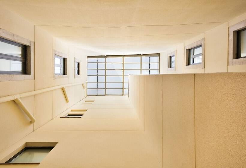 Отель California