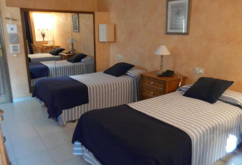 Отель Can Barrina