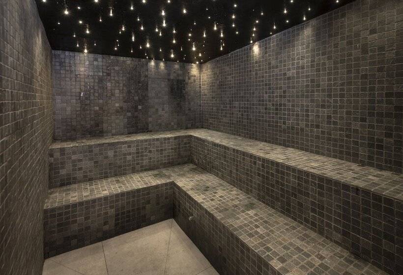 Caprici Beach Hotel & Spa