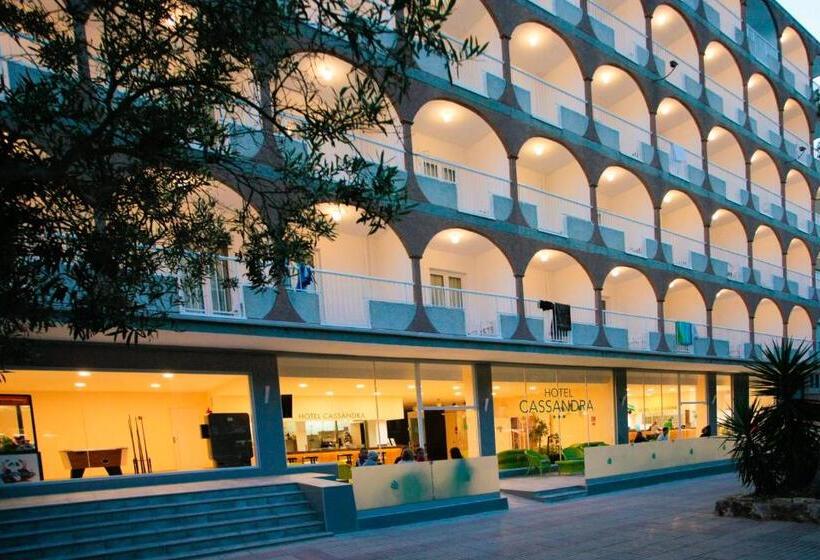 هتل Cassandra