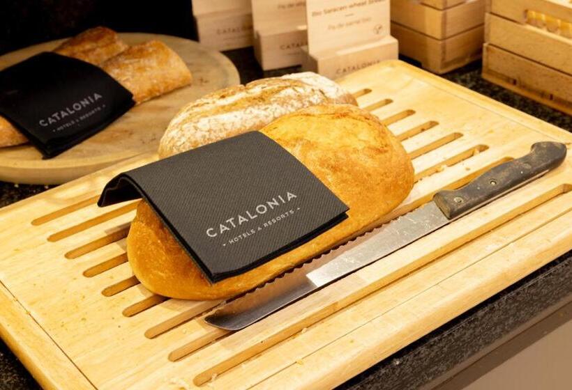 Отель Catalonia Albeniz