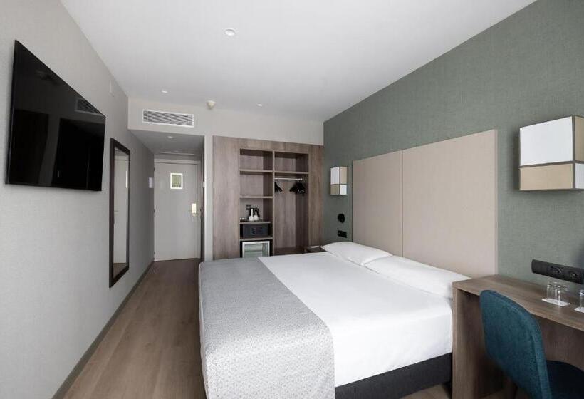 Отель Catalonia Albeniz