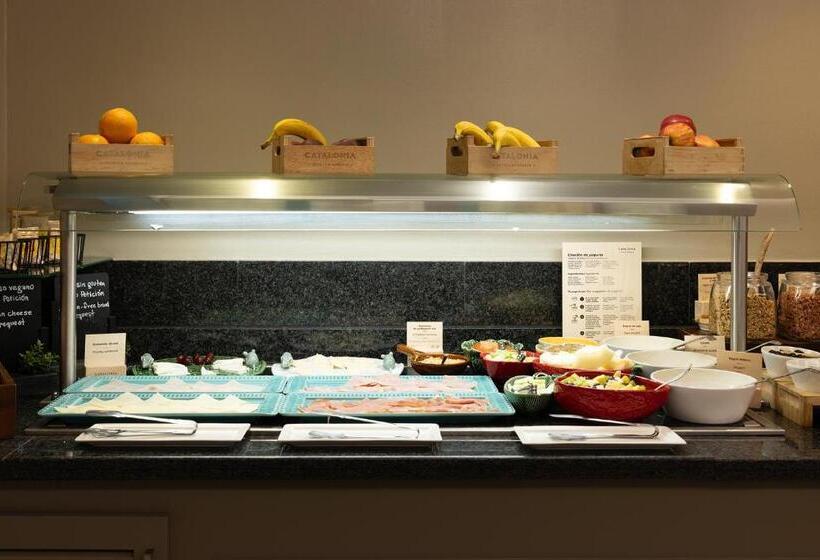 Отель Catalonia Albeniz