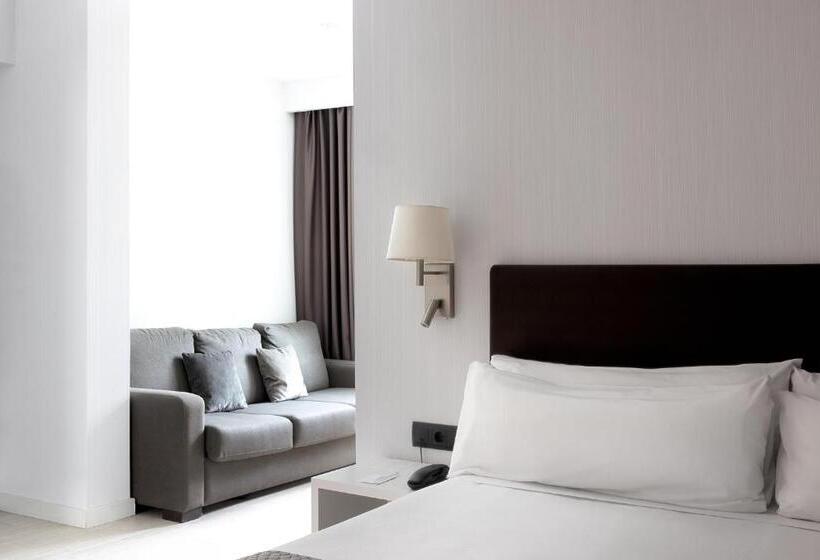 Отель Catalonia Albeniz