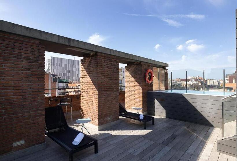 Отель Catalonia Albeniz