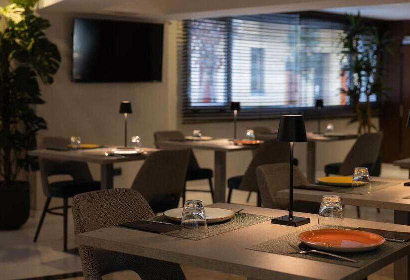 Отель Catalonia Atenas