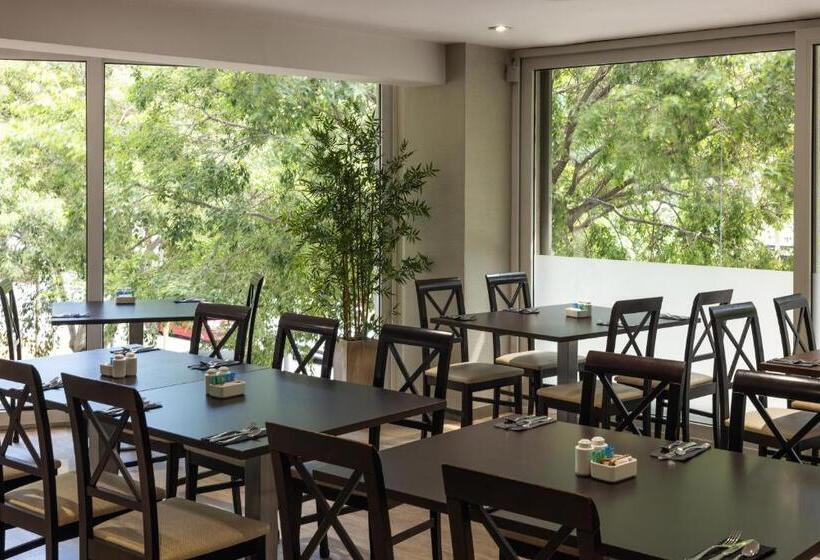 Отель Catalonia Atenas