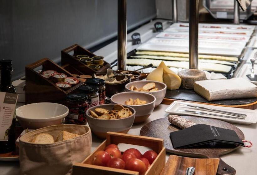 Отель Catalonia Atenas