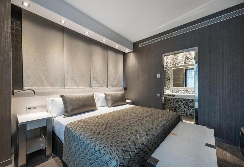 Отель Catalonia Barcelona Plaza