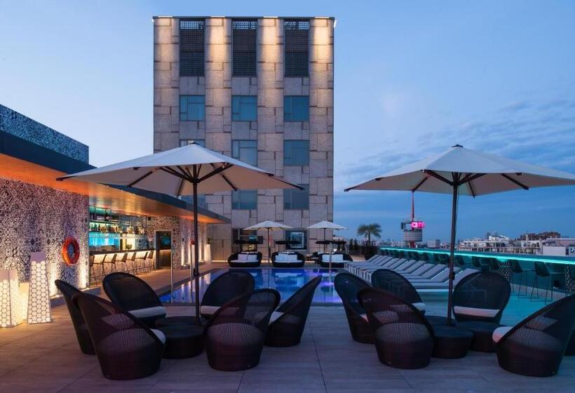 Отель Catalonia Barcelona Plaza