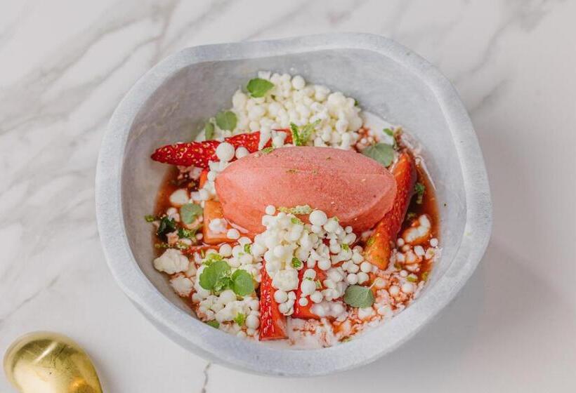 Отель Catalonia Barcelona Plaza