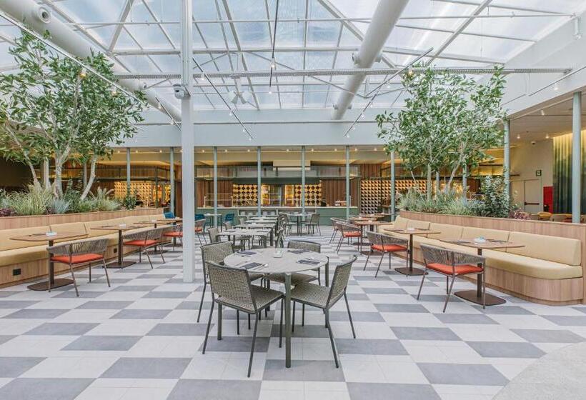 Отель Catalonia Barcelona Plaza