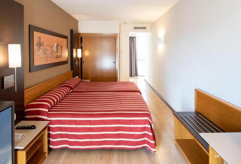 Отель Catalonia Bristol