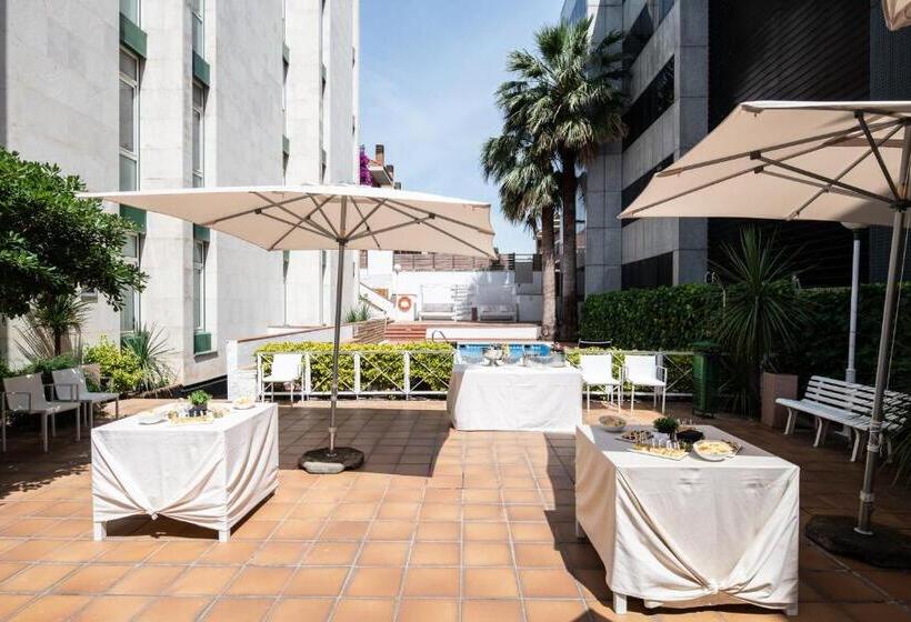 Отель Catalonia Bristol