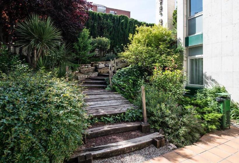 Отель Catalonia Bristol