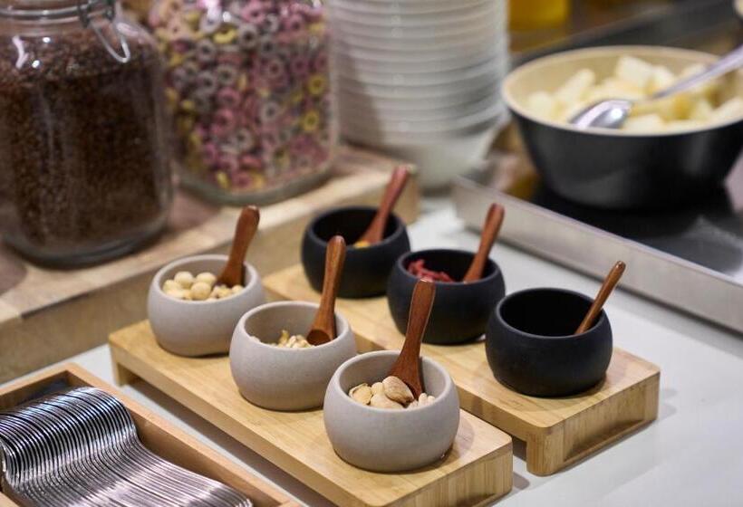 בית מלון כפרי Catalonia Castellnou