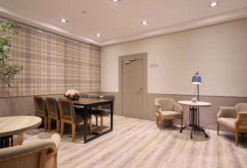 בית מלון כפרי Catalonia Castellnou