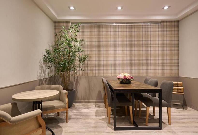 בית מלון כפרי Catalonia Castellnou