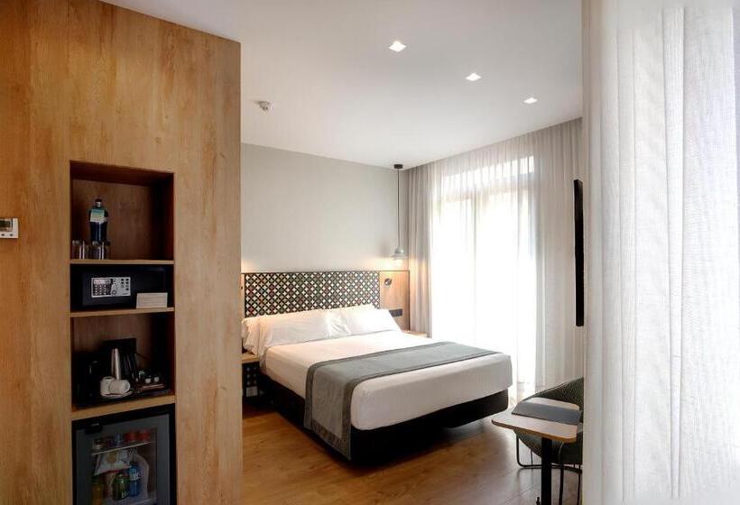 فندق Catalonia Excelsior