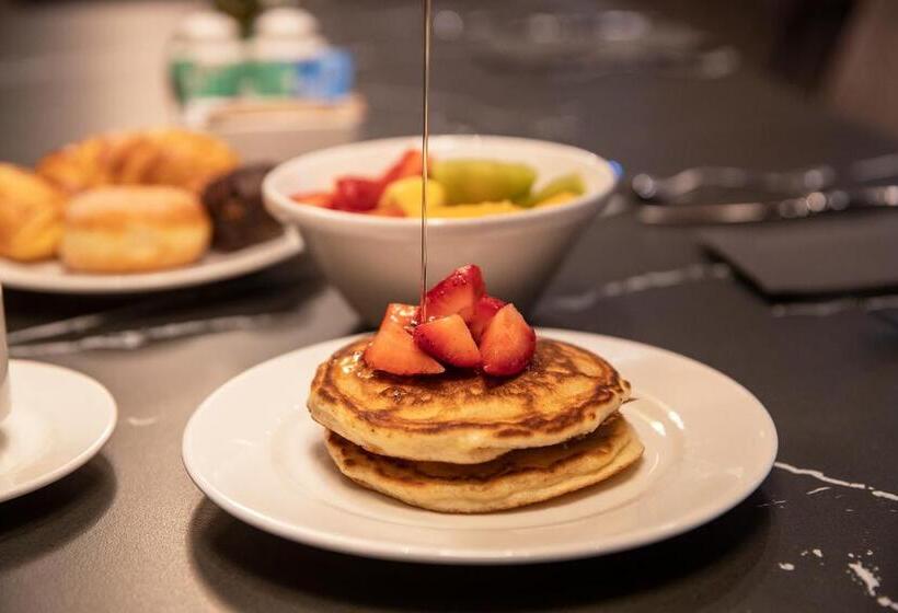 فندق Catalonia Excelsior