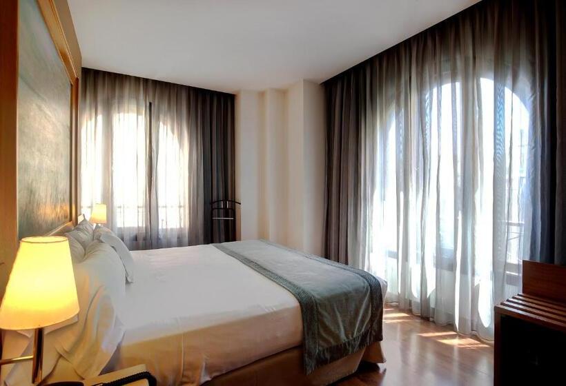 فندق Catalonia Excelsior