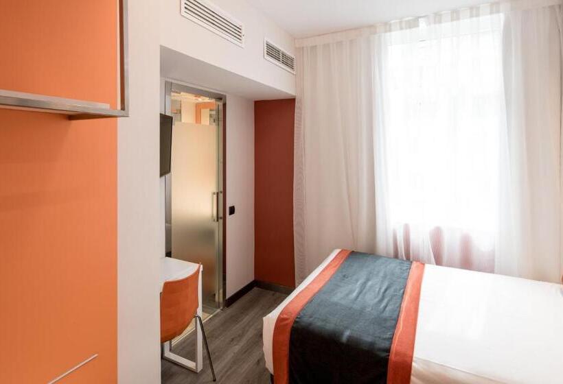 Отель Catalonia Mikado