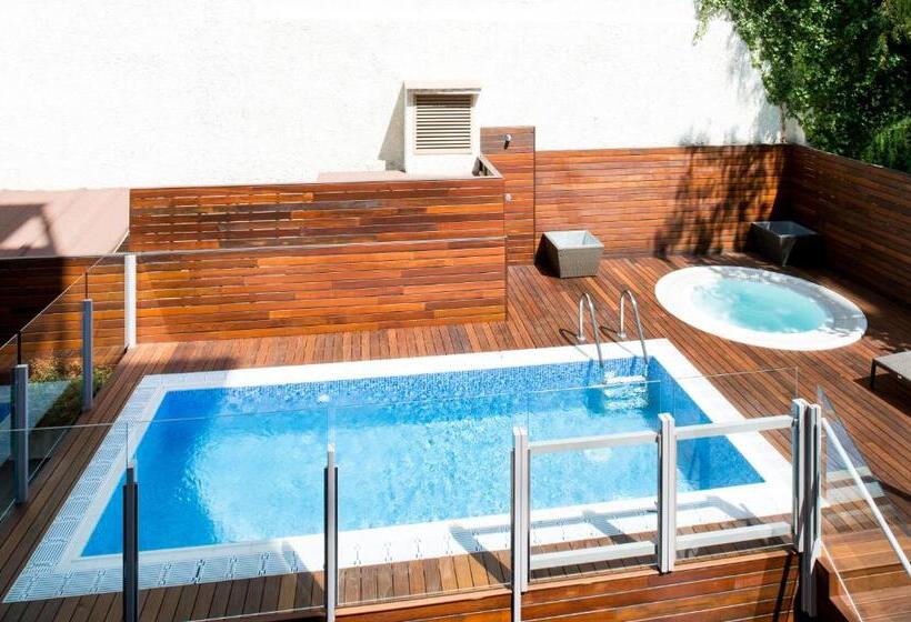 Отель Catalonia Mikado