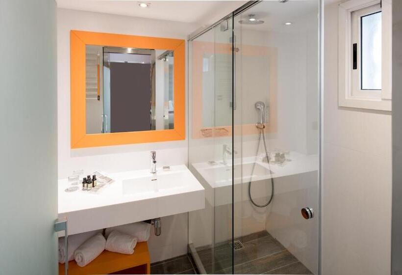 Отель Catalonia Mikado