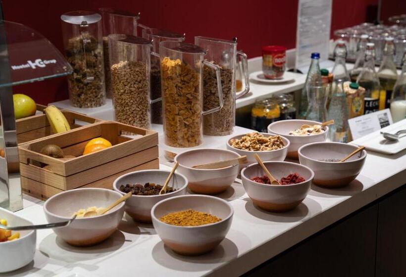 Отель Catalonia Mikado