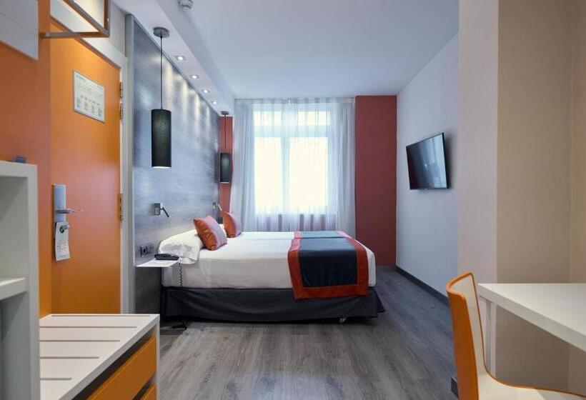 Отель Catalonia Mikado