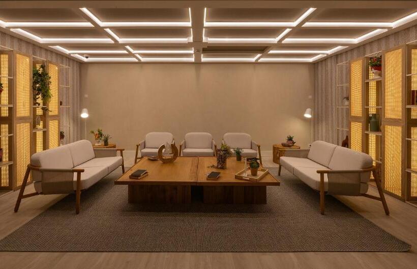 فندق Catalonia Mirador des Port