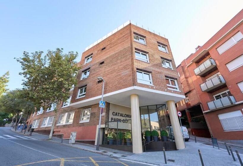 Отель Catalonia Park Guell