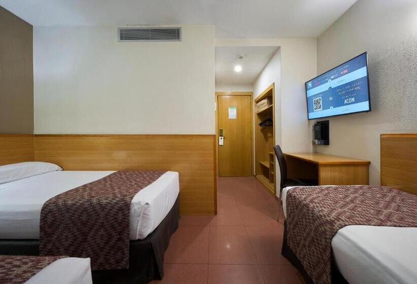 Отель Catalonia Park Guell