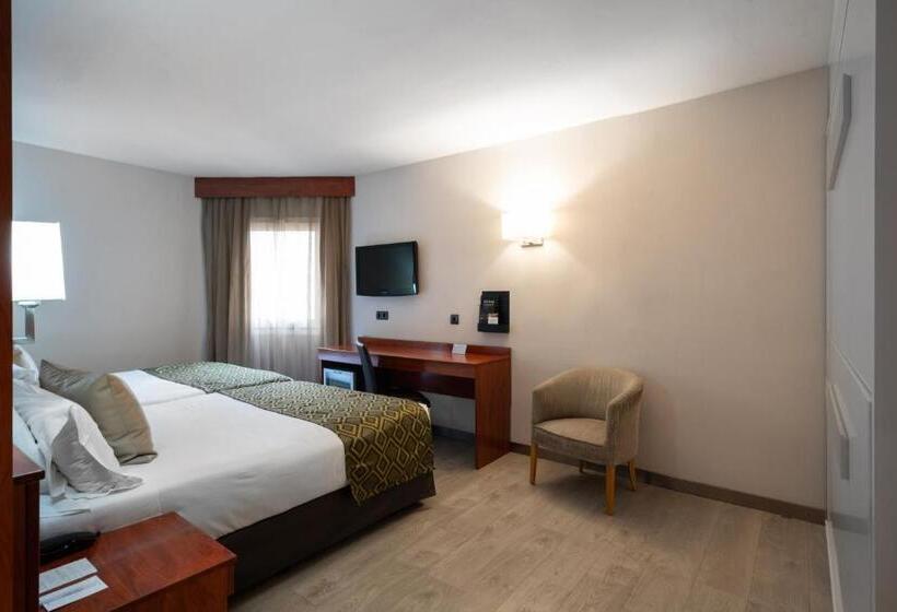 Отель Catalonia Park Putxet