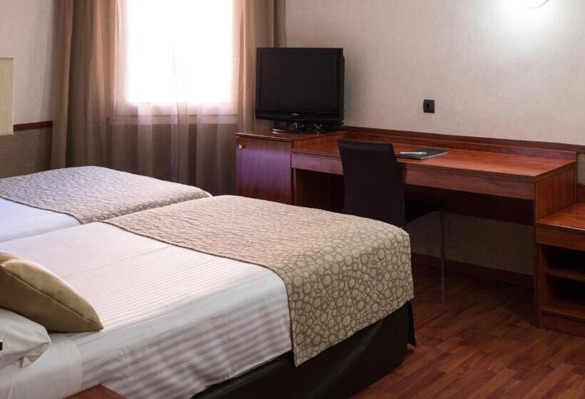 Отель Catalonia Park Putxet