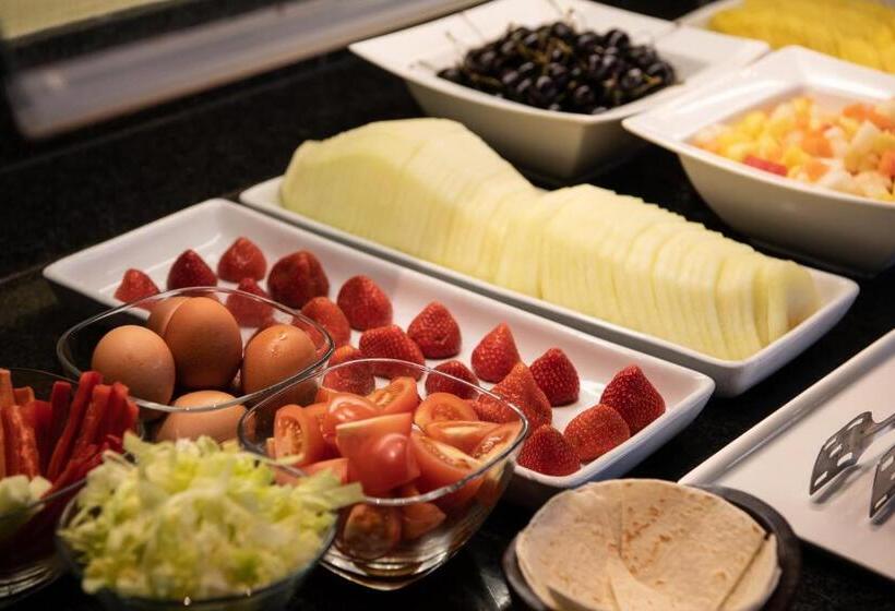 Отель Catalonia Park Putxet