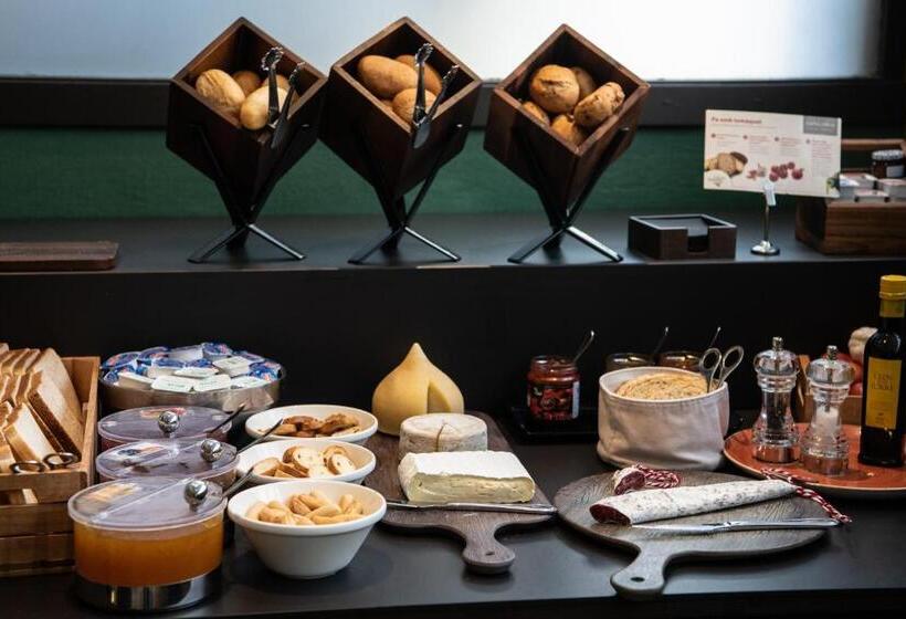 Отель Catalonia Park Putxet