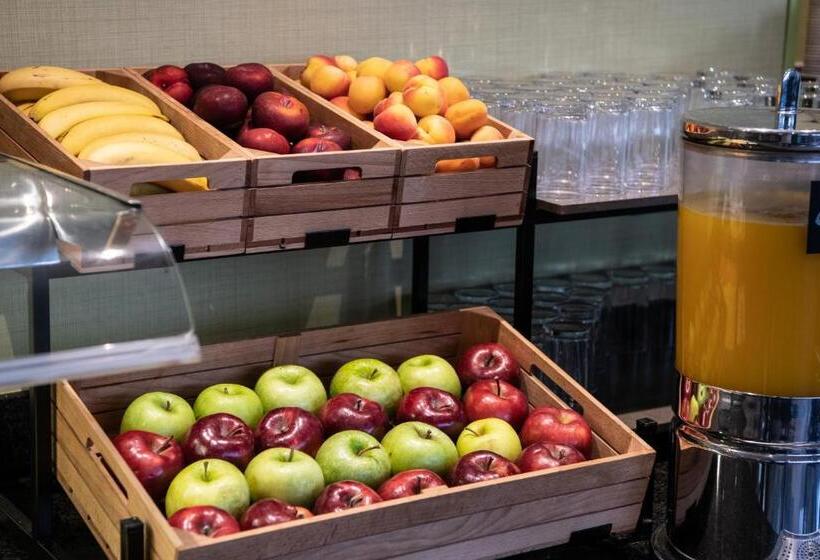 Отель Catalonia Park Putxet