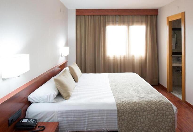 Отель Catalonia Park Putxet