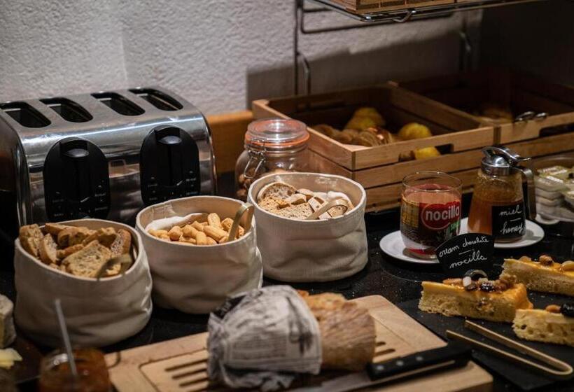 Отель Catalonia Roma