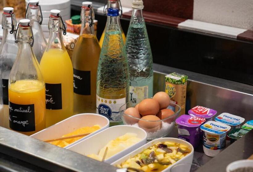 Отель Catalonia Roma