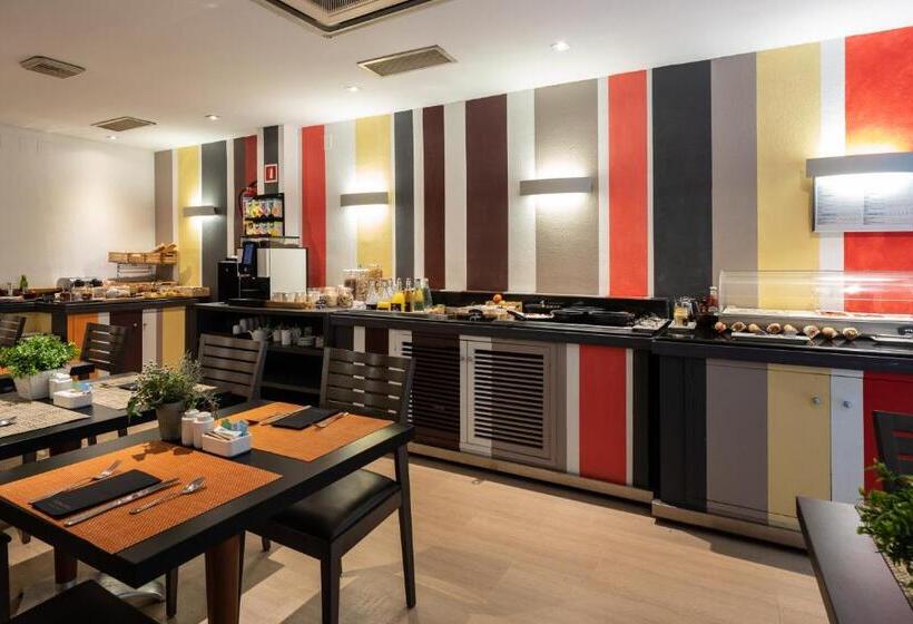 Отель Catalonia Roma