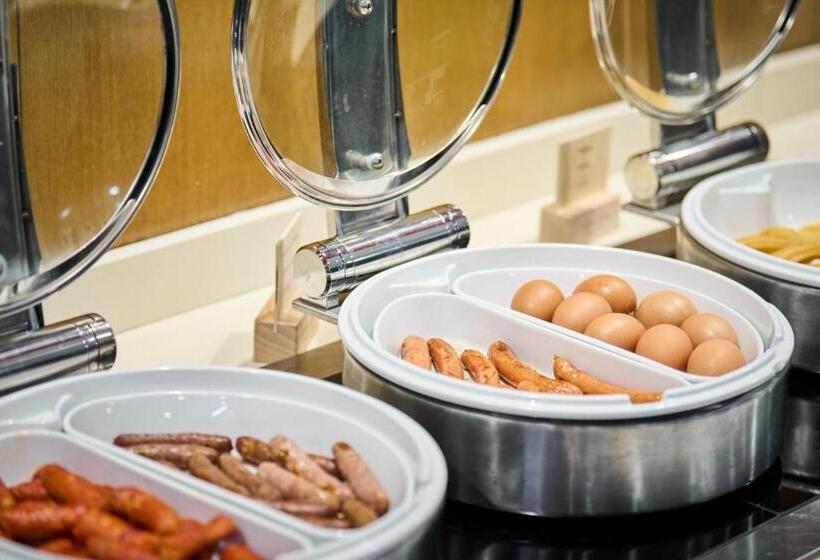 Отель Catalonia Sagrada Familia