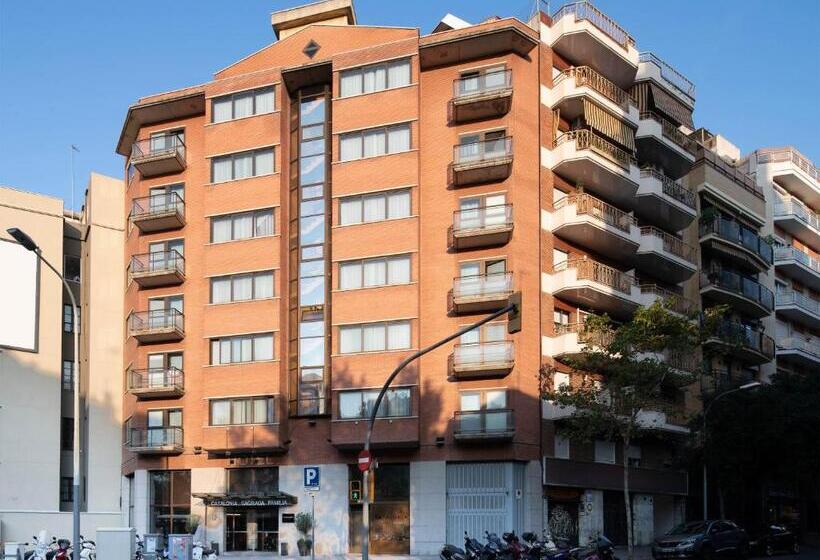 Отель Catalonia Sagrada Familia