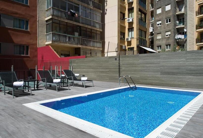 Отель Catalonia Sagrada Familia