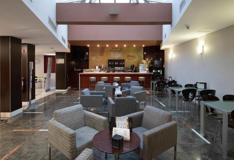 Отель Catalonia Sagrada Familia