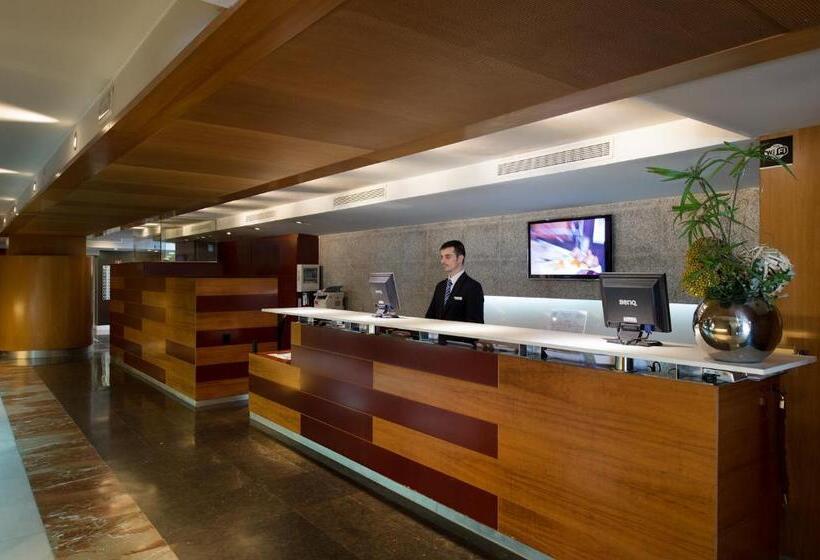 Отель Catalonia Sagrada Familia