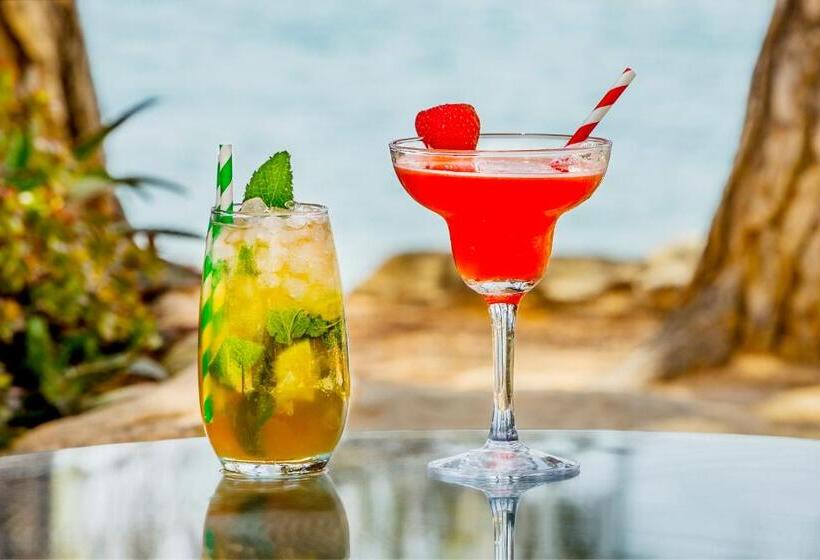 Отель Catalonia Ses Estaques - Adults Only