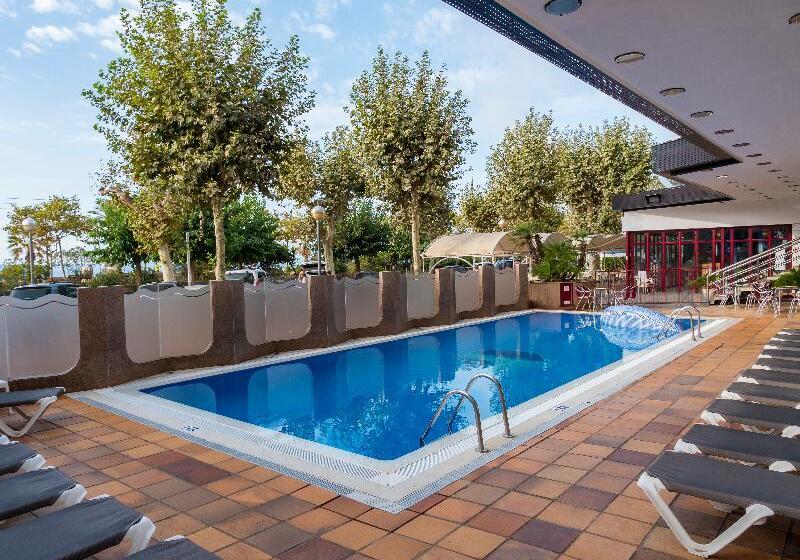 Отель Checkin Garbí