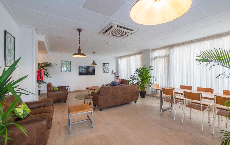 Отель Checkin Garbí